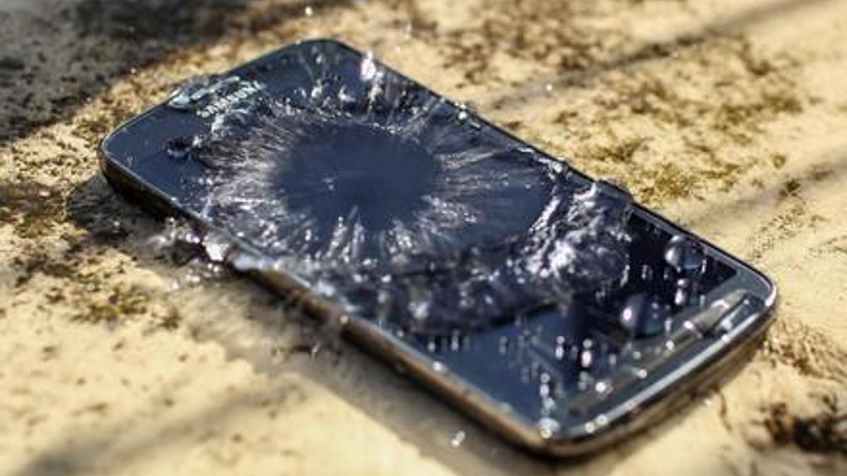 Bu telefon su geçirmeme garantili!