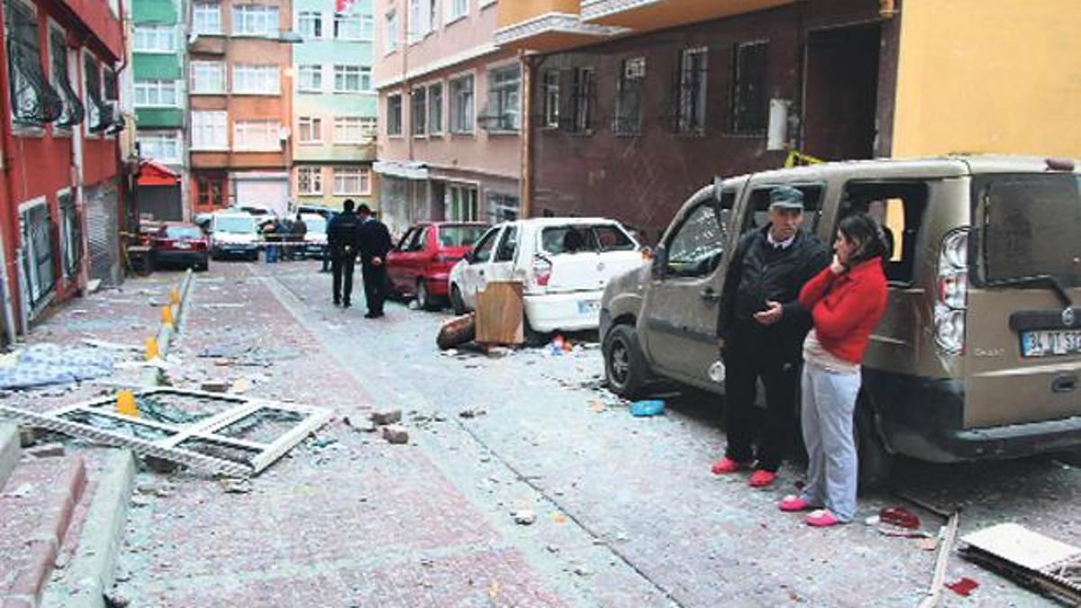 Öfkeli koca evi havaya uçurdu!