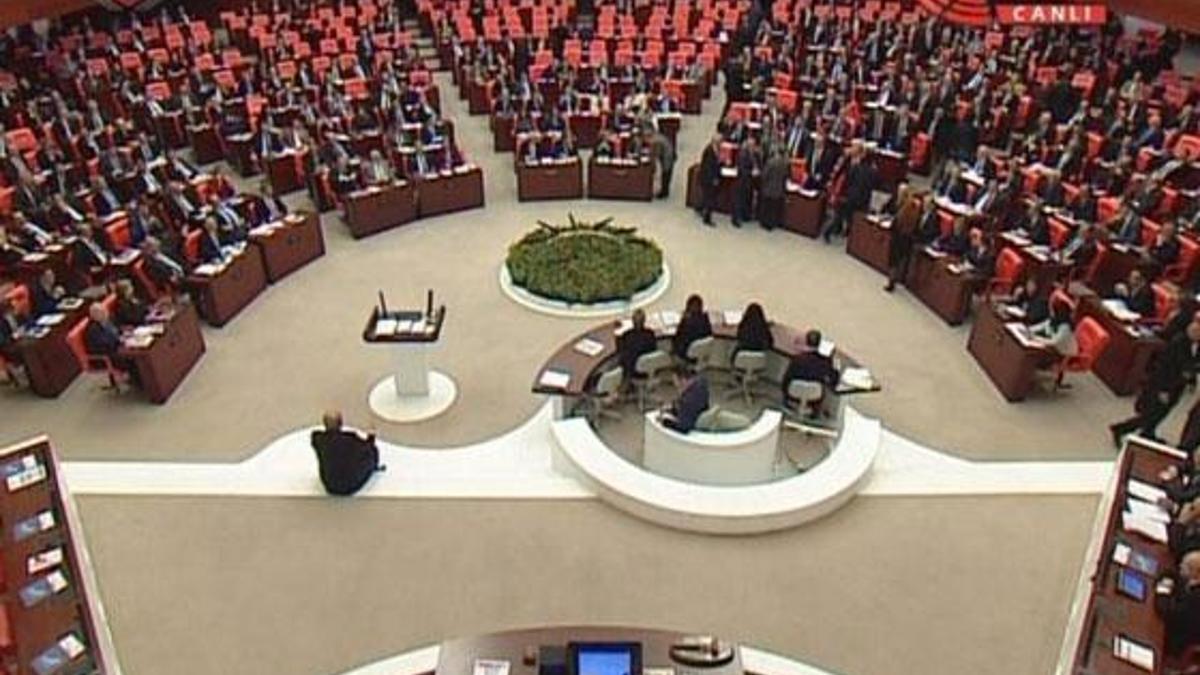 Hasip Kaplan'dan oturma eylemi!