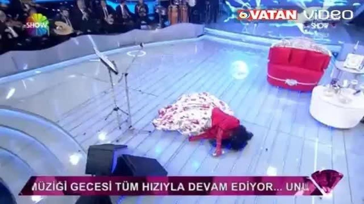 Bülent Ersoy canlı yayında bayıldı!