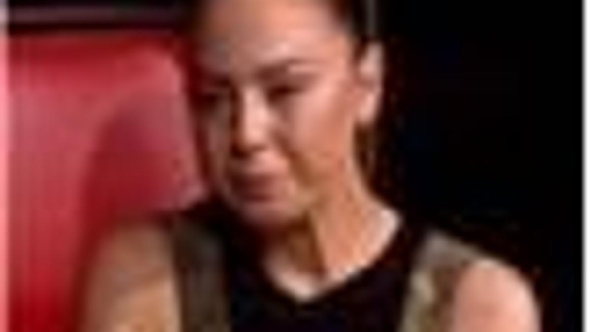 Ebru Gündeş‘e destek