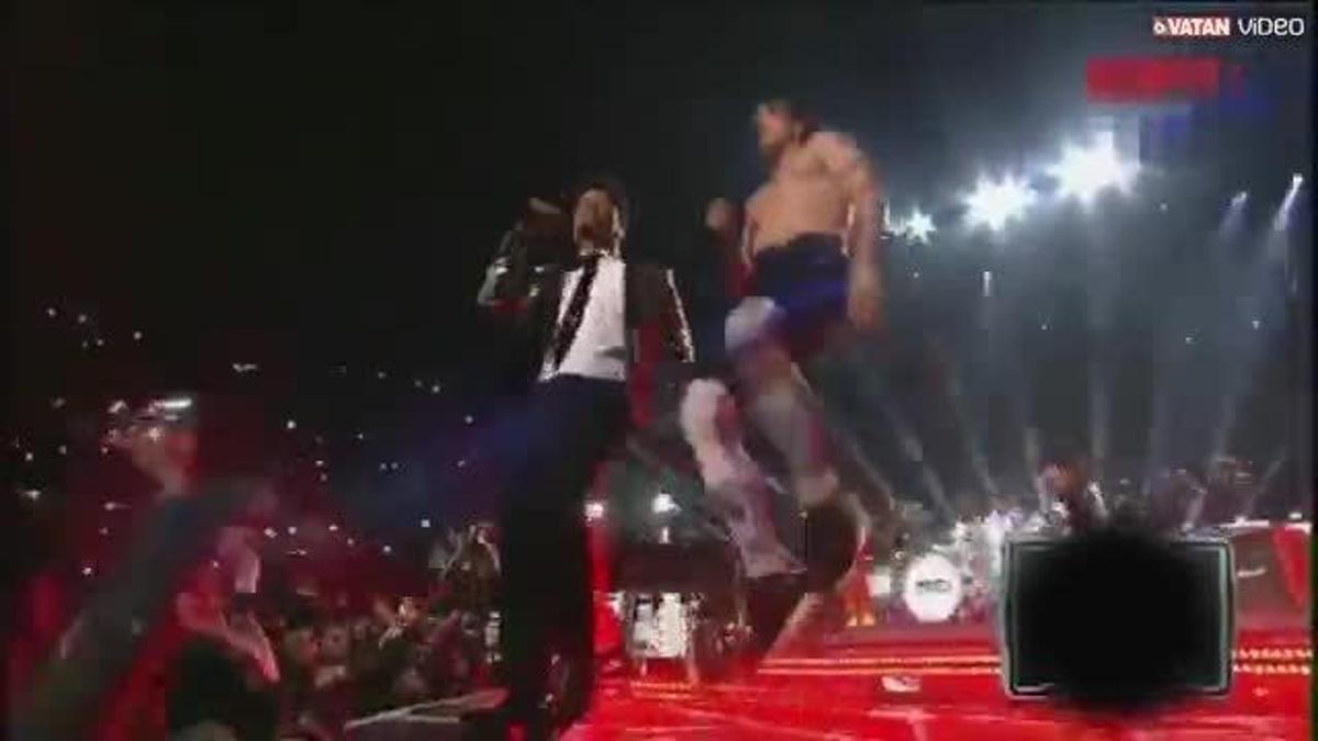 Sahte canlı performans rezil etti!
