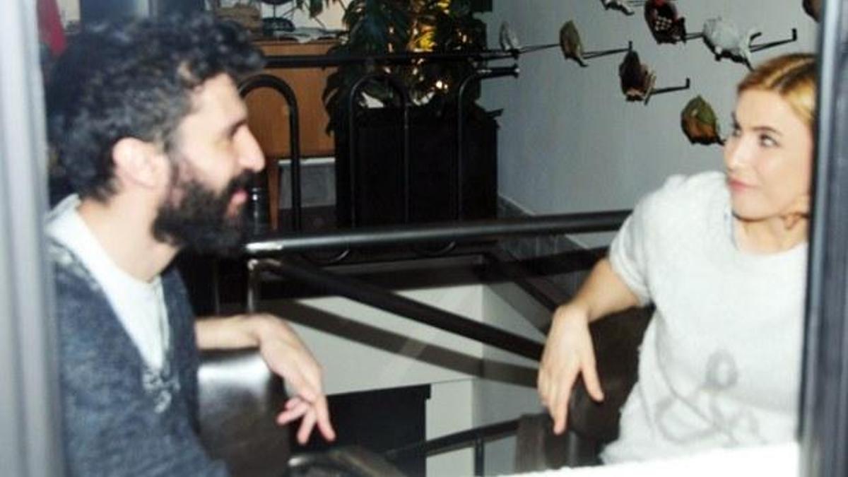 Sevgilisiyle yakalandı!