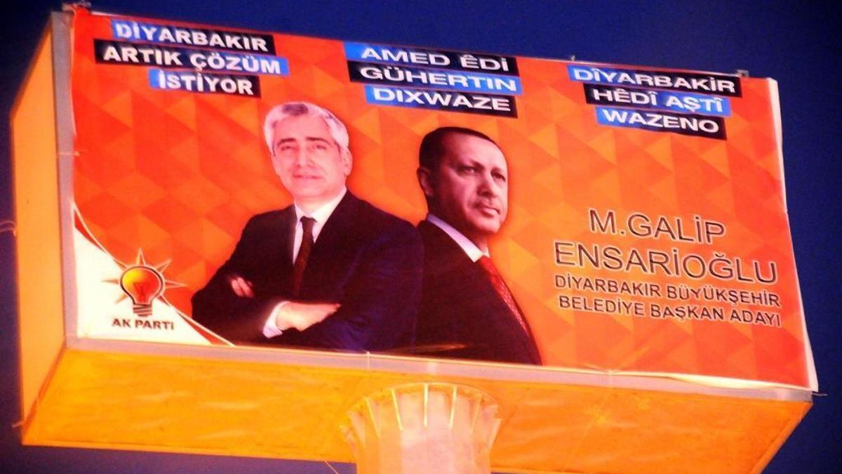 AK Parti'den Kürtçe afiş!