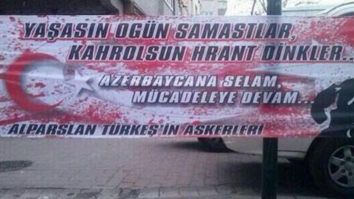 Agos'un önünde kahreden afiş!