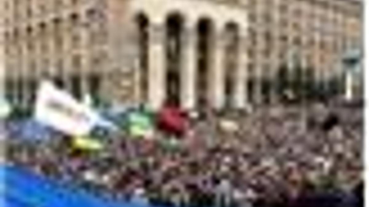 Ukrayna'da oylama ertelendi!