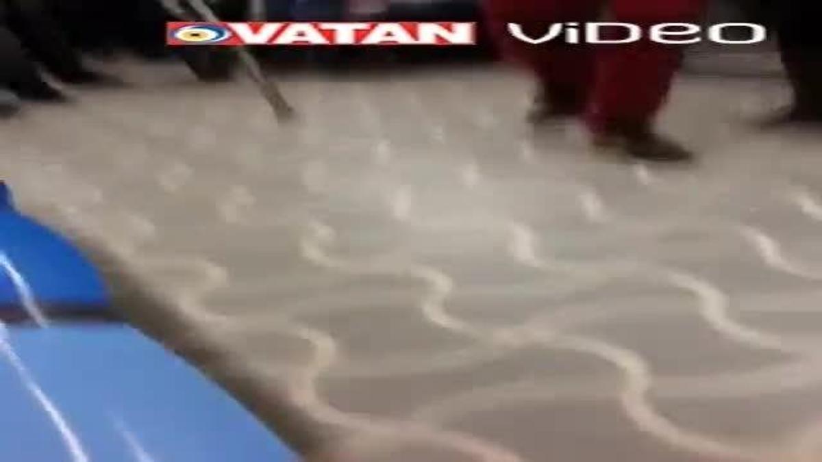 Kadıköy metrosunda silahlı bıçaklı saldırı!