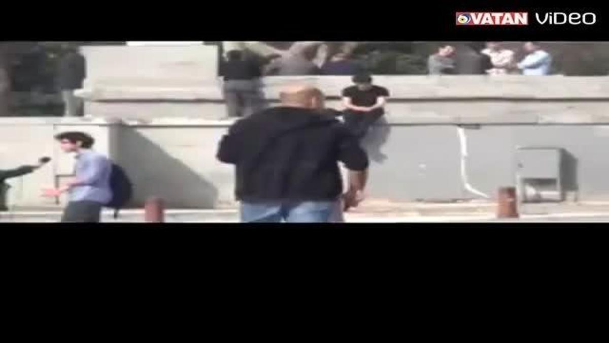 Taksim'de bıçakla dehşet saçtı!