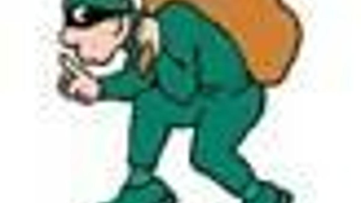 Görevli çaldığı çuval dolusu oyla yakalandı
