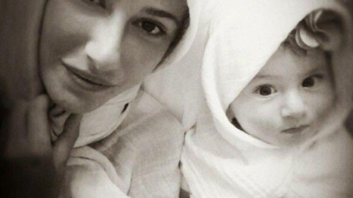 Şeyma Subaşı'ndan türbanlı selfie