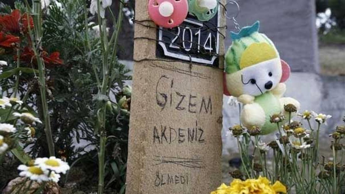 Gizem'in mezarında ağlatan yazı!