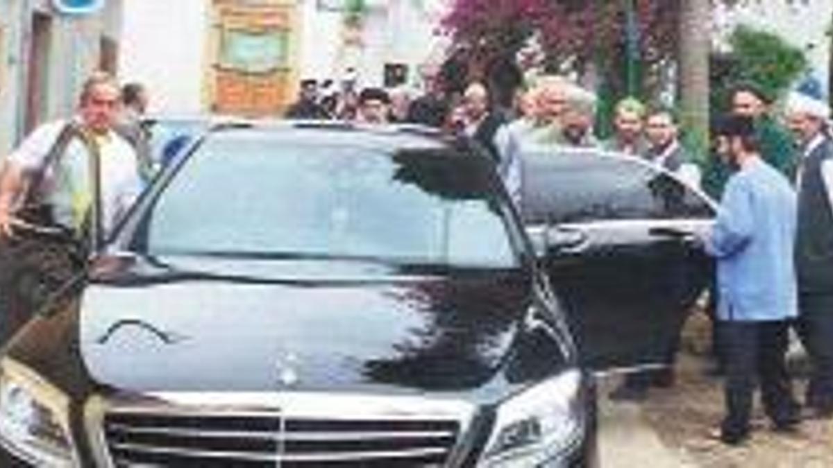Krallar, prensler Kıbrısi için Kıbrıs’a akın ediyor