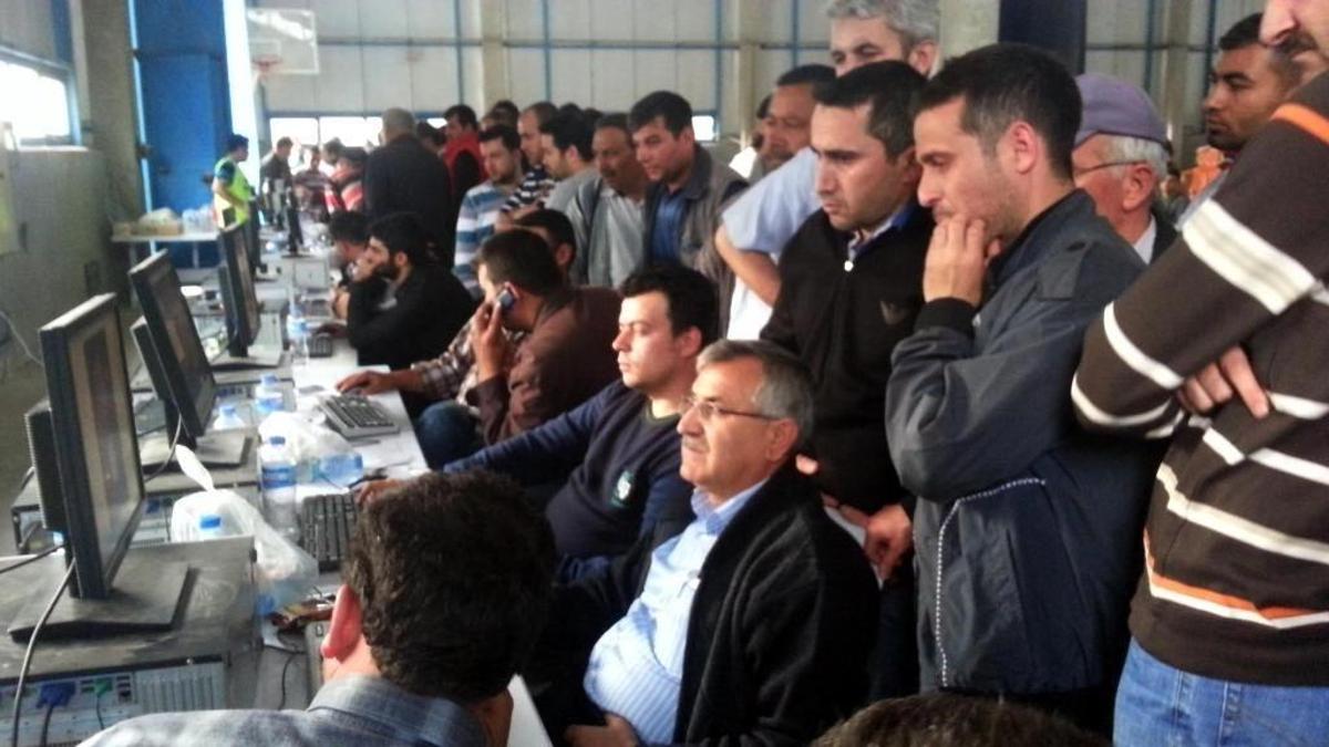 Yürek dayanmaz! Saatlerce izlediler