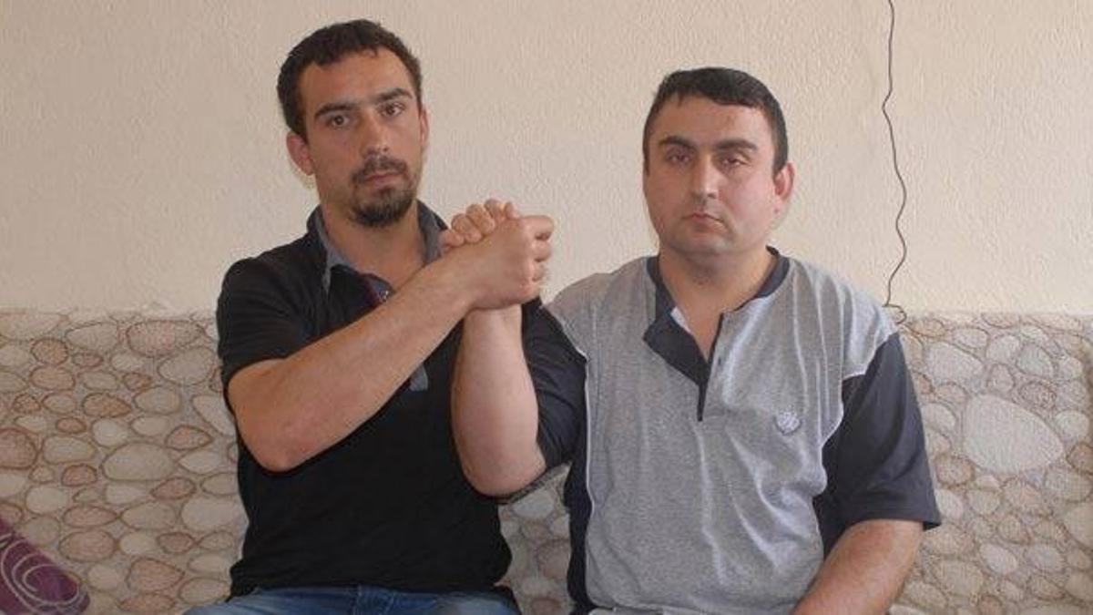 Kardeşler omuz omuza vererek kurtuldu