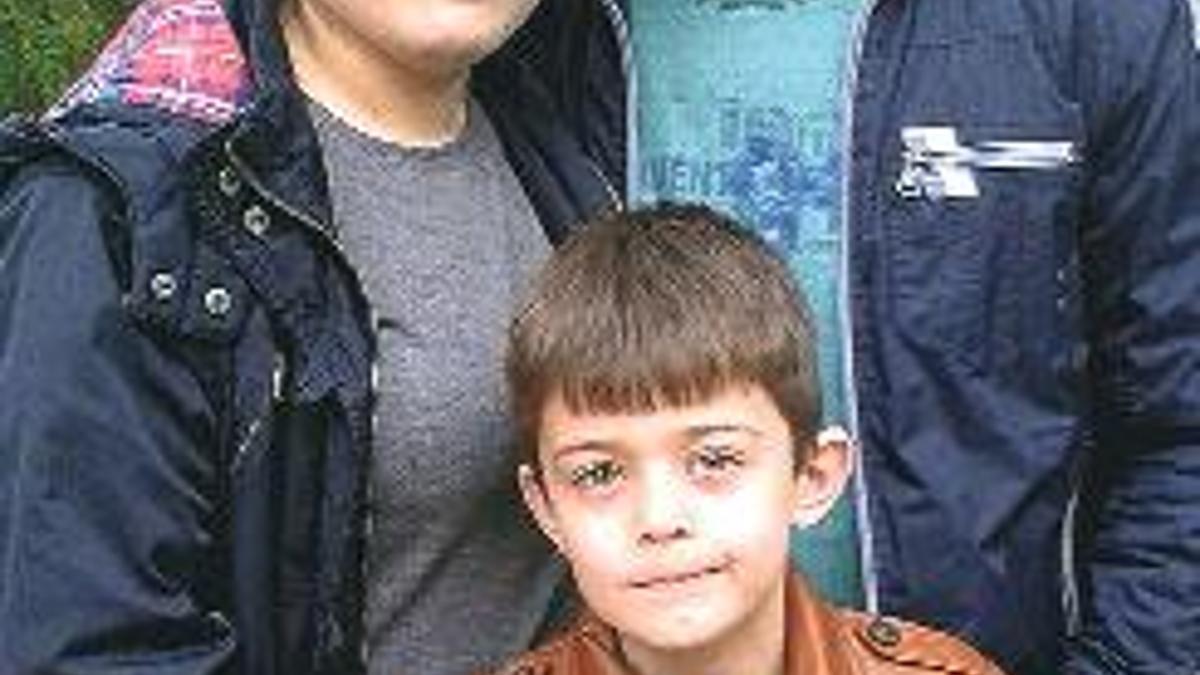 Eşinin cesedi için 300 kişiyi bekledi