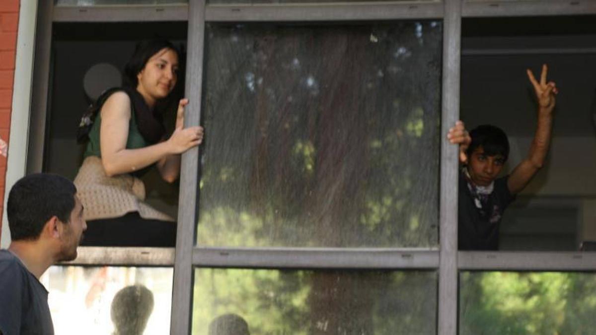 Öğrenciler kampüsü işgal etti!