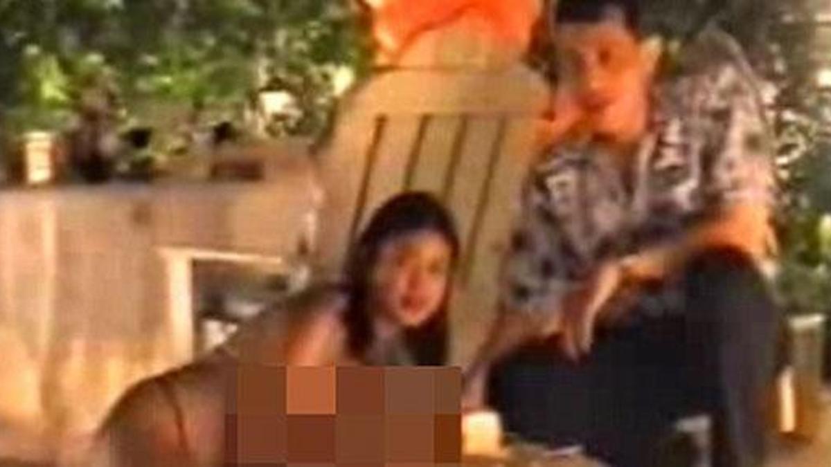 Prensesten 'çıplak' doğum günü 