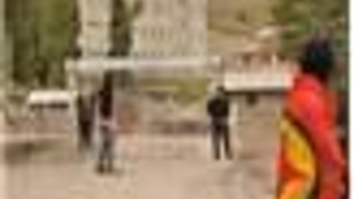 Çatışma ortasında korku dolu anlar!