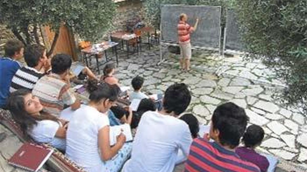 Devlet yıkmak istiyor ama...