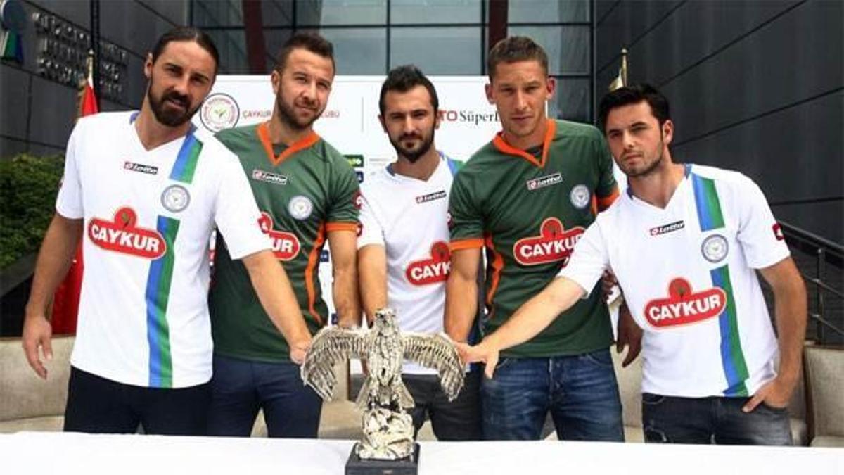 Ç.Rizespor'da imza şov!