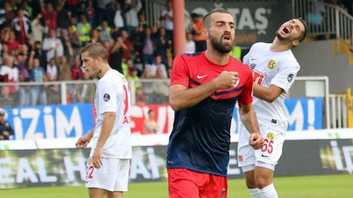 Oktay Es Es'i baltaladı!