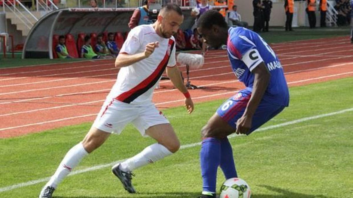 Karabükspor'u Yıldırım çarptı