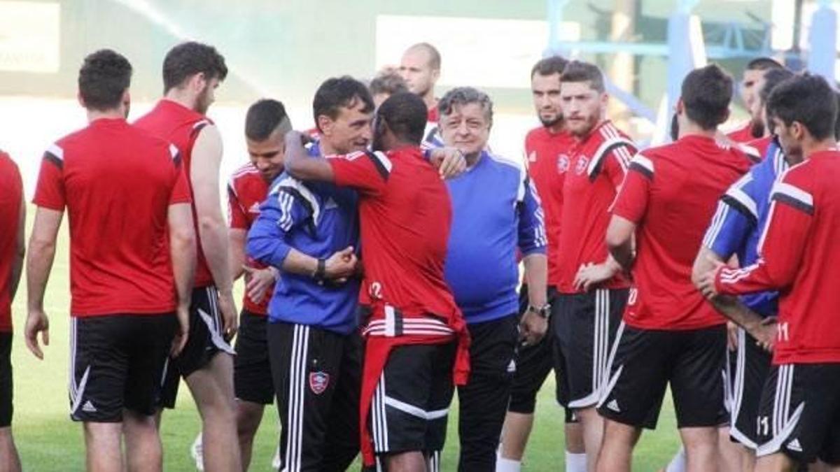Karabükspor'da 2 kadro dışı!