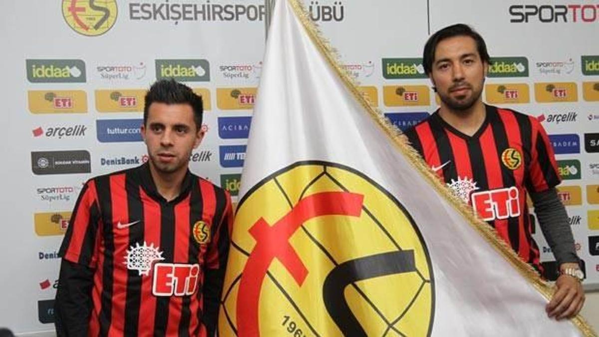 Eskişehirspor'da iki imza