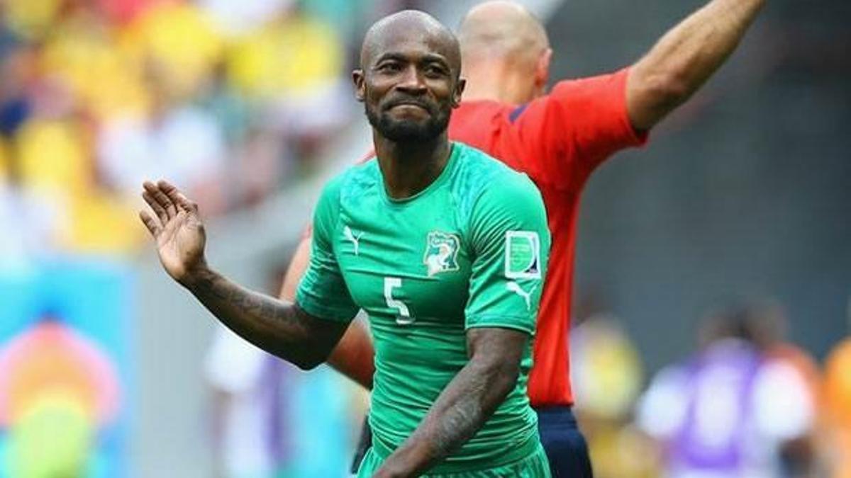 Didier Zokora gönderiliyor
