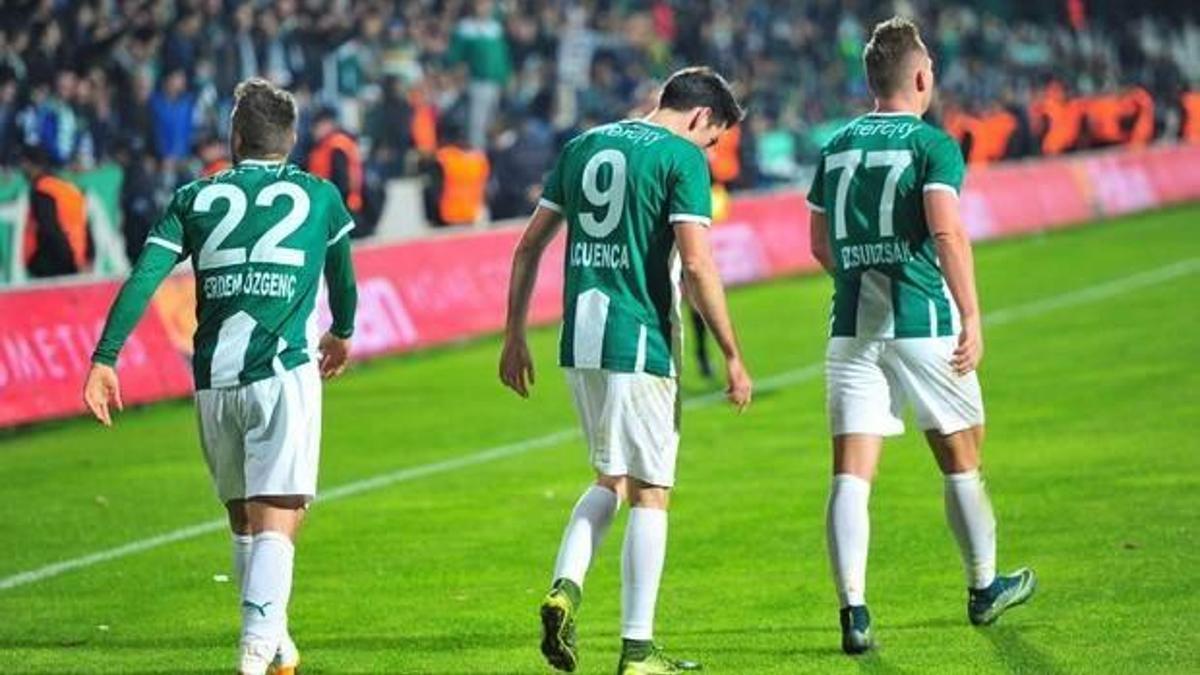 Bursaspor'un kartsız maçı yok!