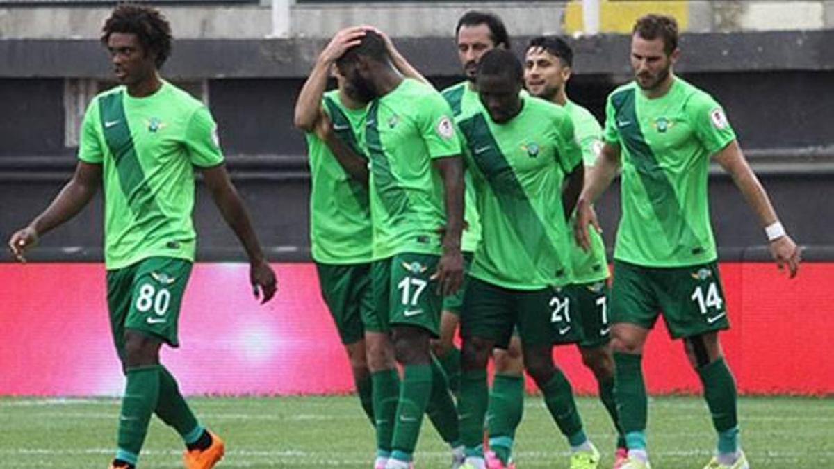 Akhisar'da 3 ayrılık!