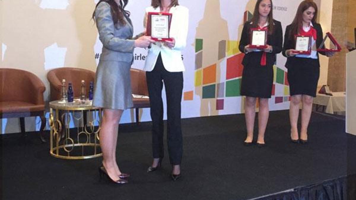 Milliyetemlak.com'a plaket verildi!