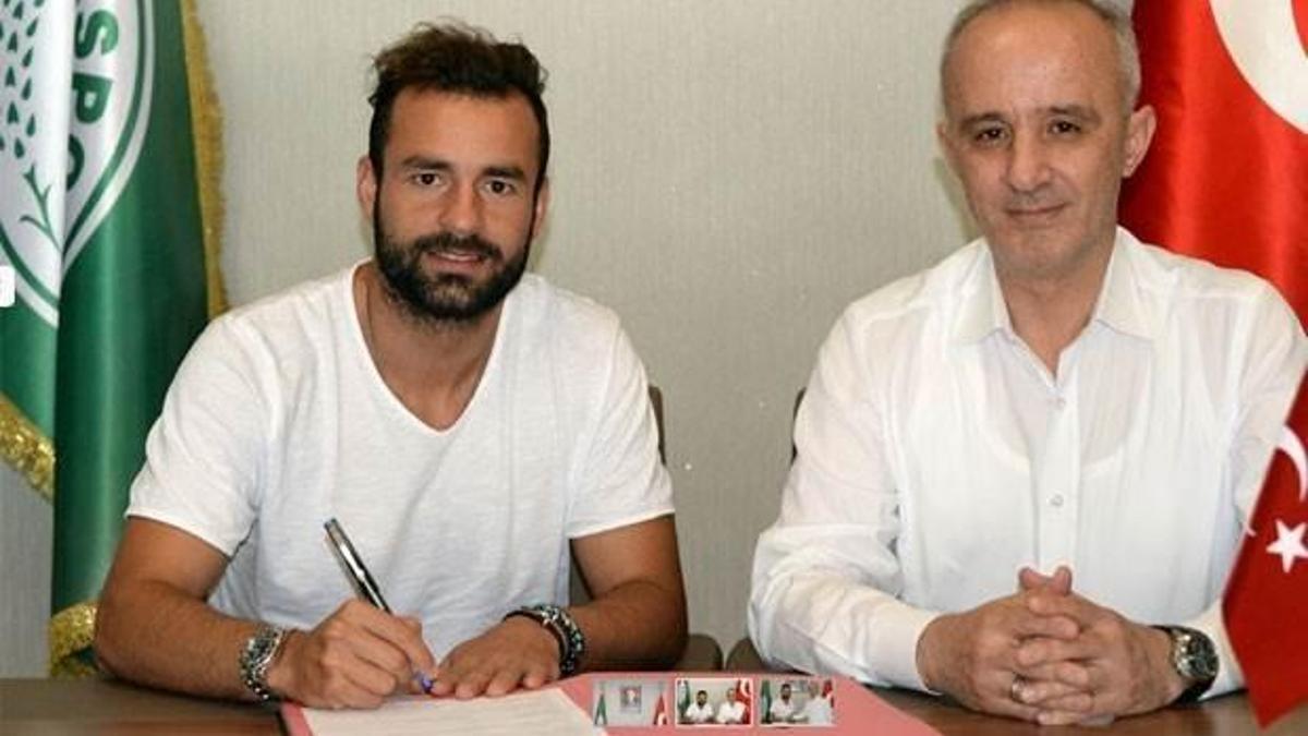 Uslu, 1 yıl daha Konyaspor'da