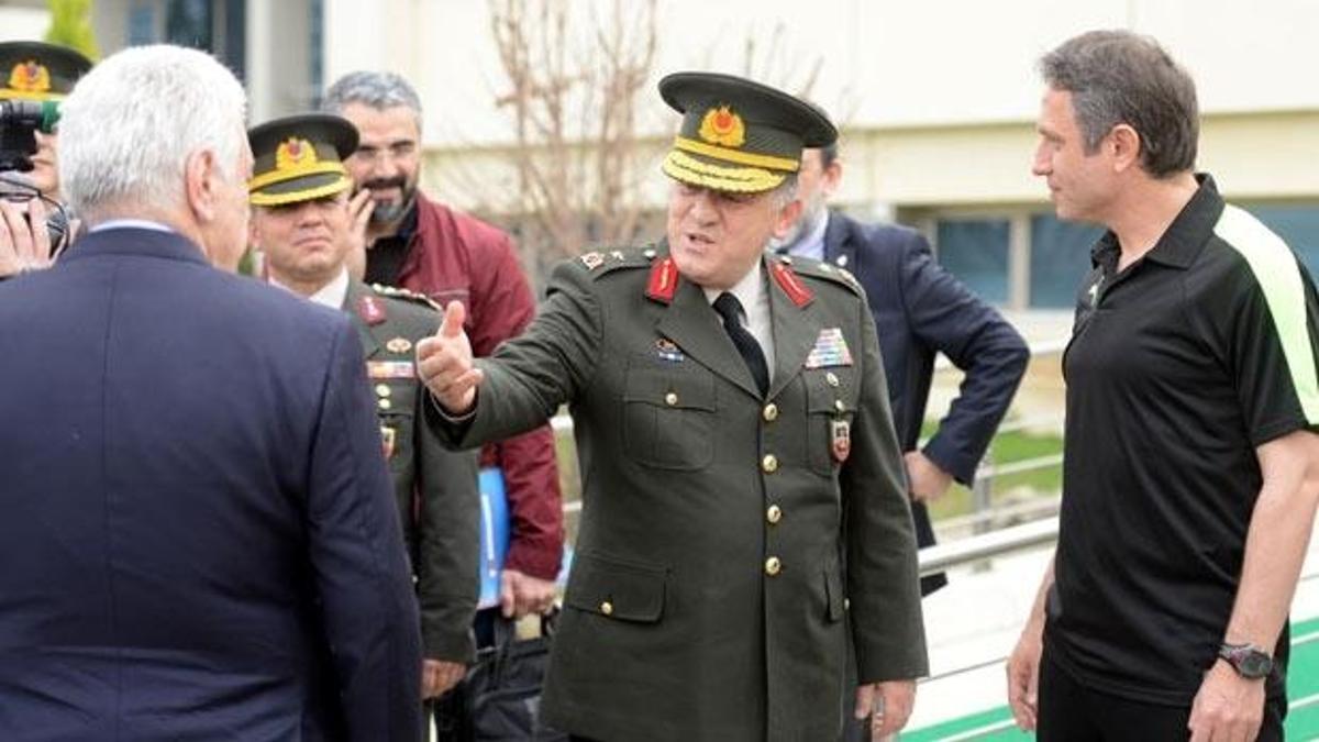 Bursaspor'a, Tuğgeneral Ahmet Hacıoğlu'ndan ziyaret