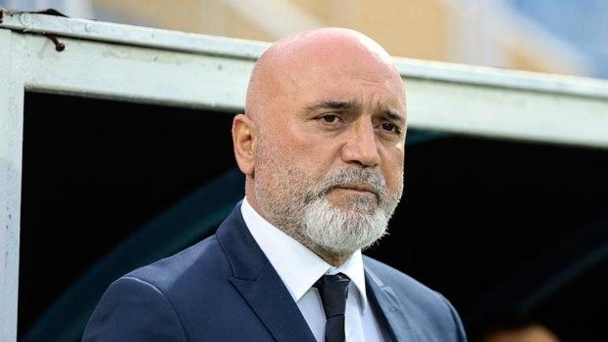Hikmet Karaman: Süper Lig'de kalıcı bir takım oluşturacağız