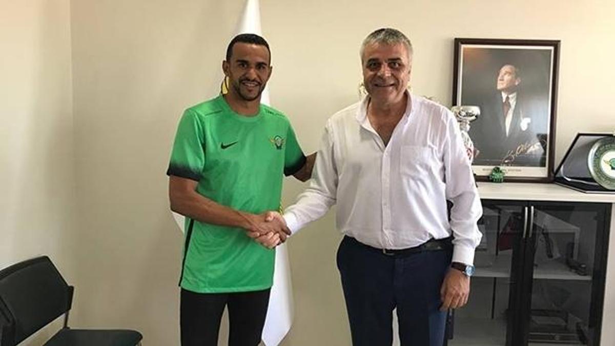 Akhisar Brezilyalı futbolcuyu kadrosuna kattı