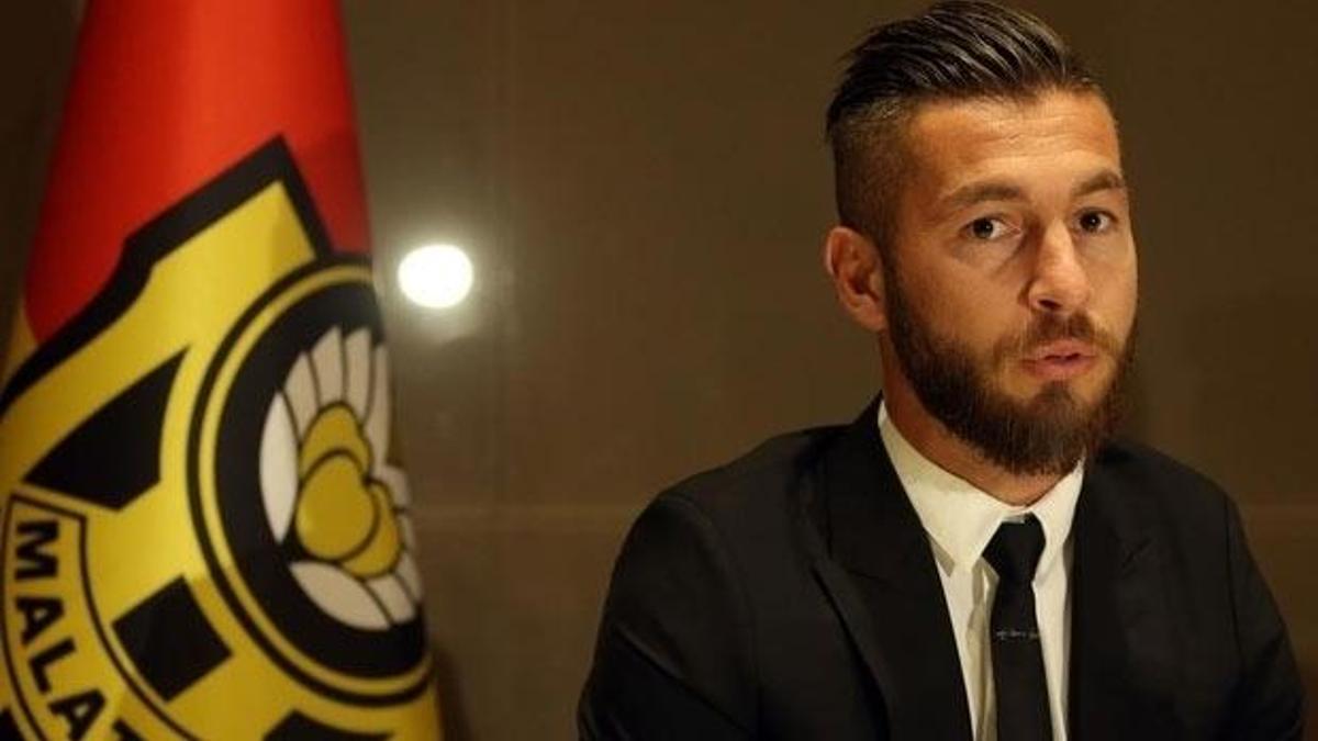 Evkur Yeni Malatyaspor, Adem Büyük'ü tanıttı