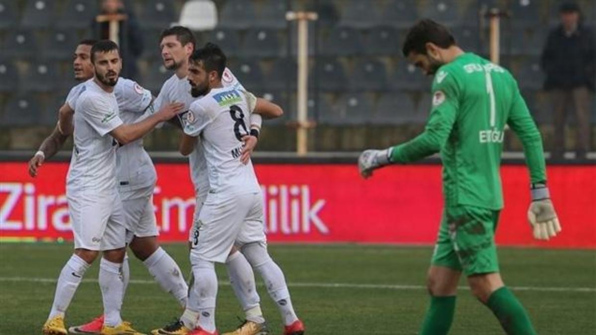 Akhisar çeyrek finalde!