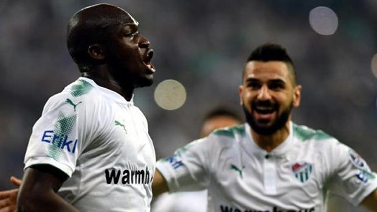 Moussa Sow seriye bağladı