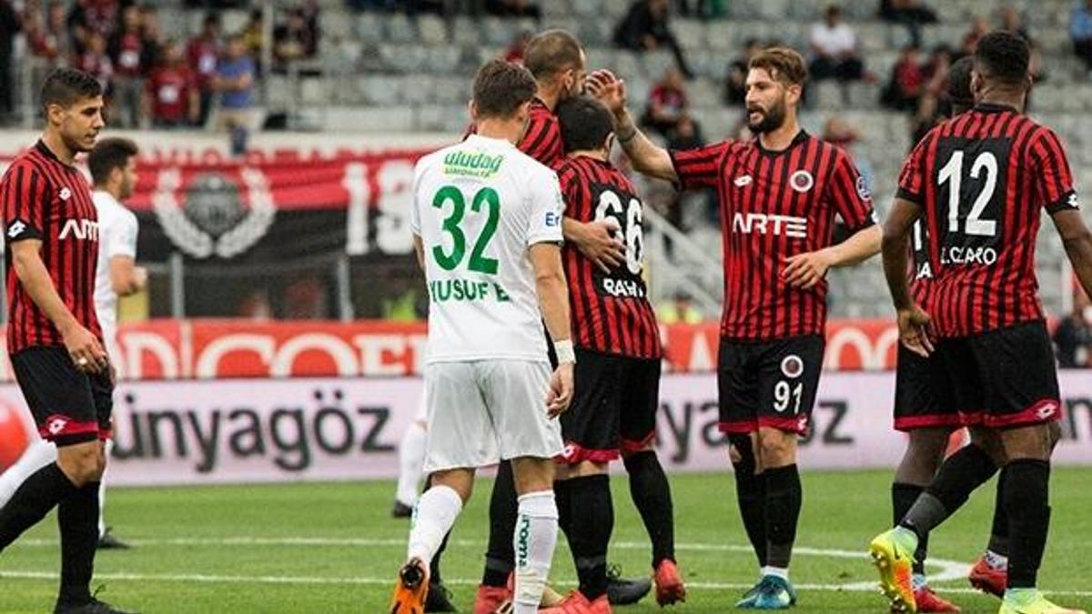 Gençlerbirliği galibiyetle veda etti