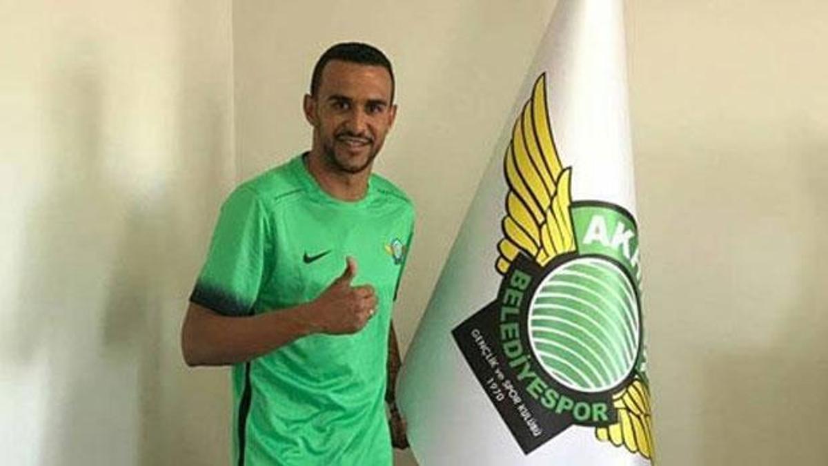 Akhisar bir iç transferi daha bitirdi!