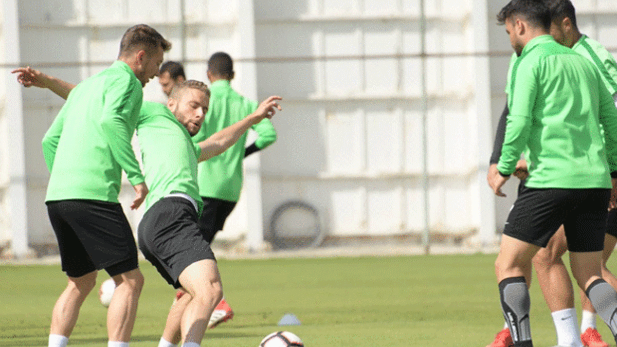 Atiker Konyaspor, Göztepe hazırlıklarına ara vermeden başladı