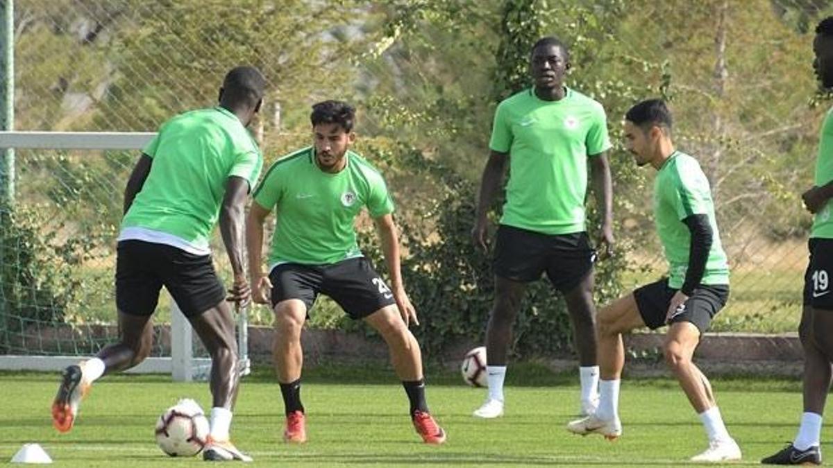 Atiker Konyaspor, Rize'ye savunma-hücum çalıştı!
