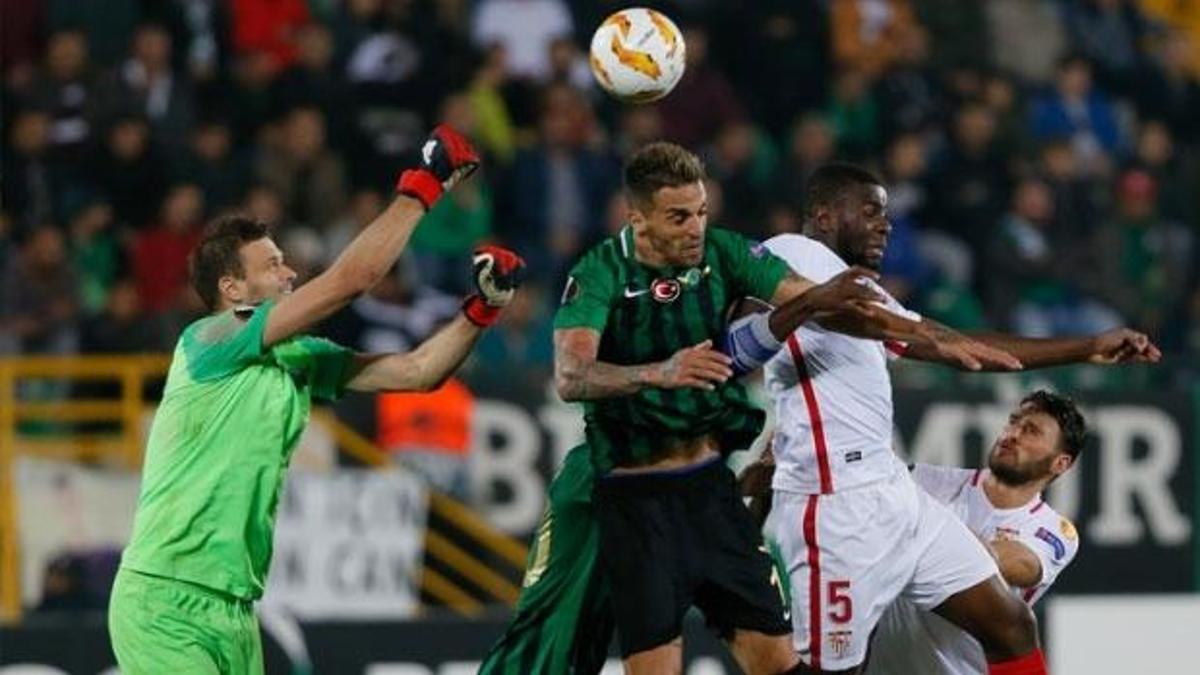 Akhisarspor, Rusya'da ilk galibiyetinin peşinde