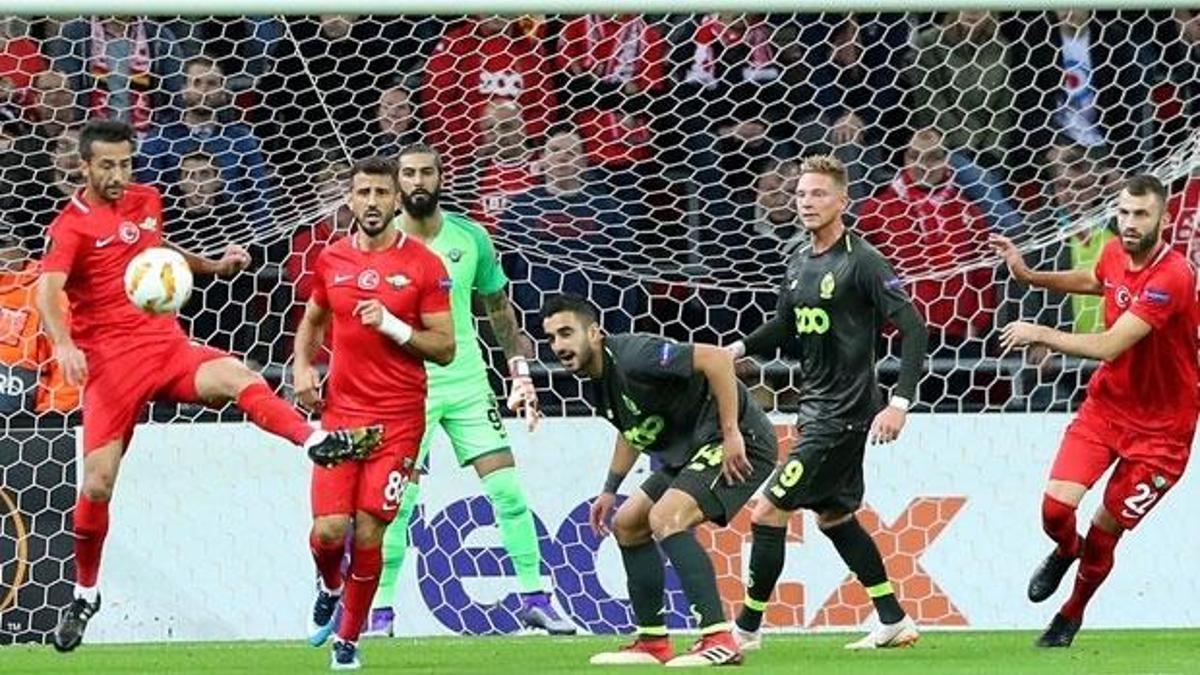Akhisarspor, Standard Liege'yi ağırlıyor