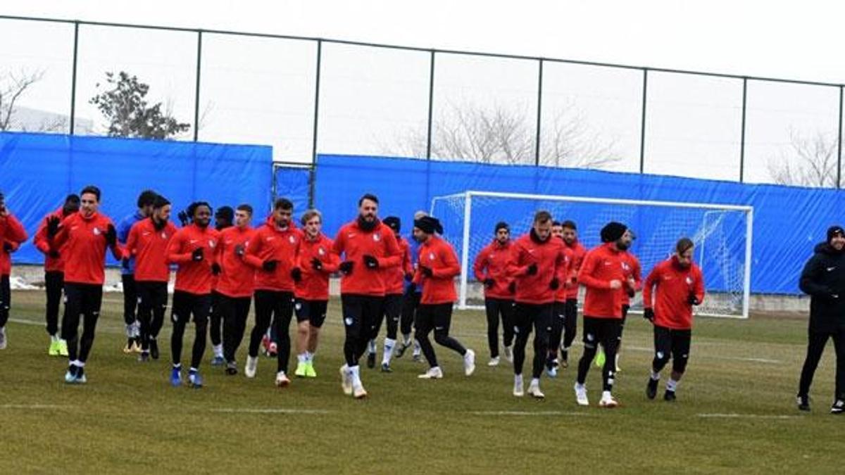 Erzurumspor'un ikinci yarı hazırlıkları Antalya'da!