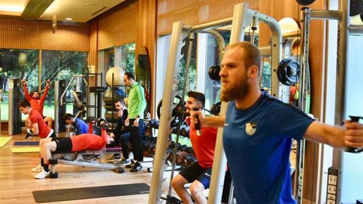Erzurumspor, ikinci yarı hazırlıkları için Antalya'da kampa girdi