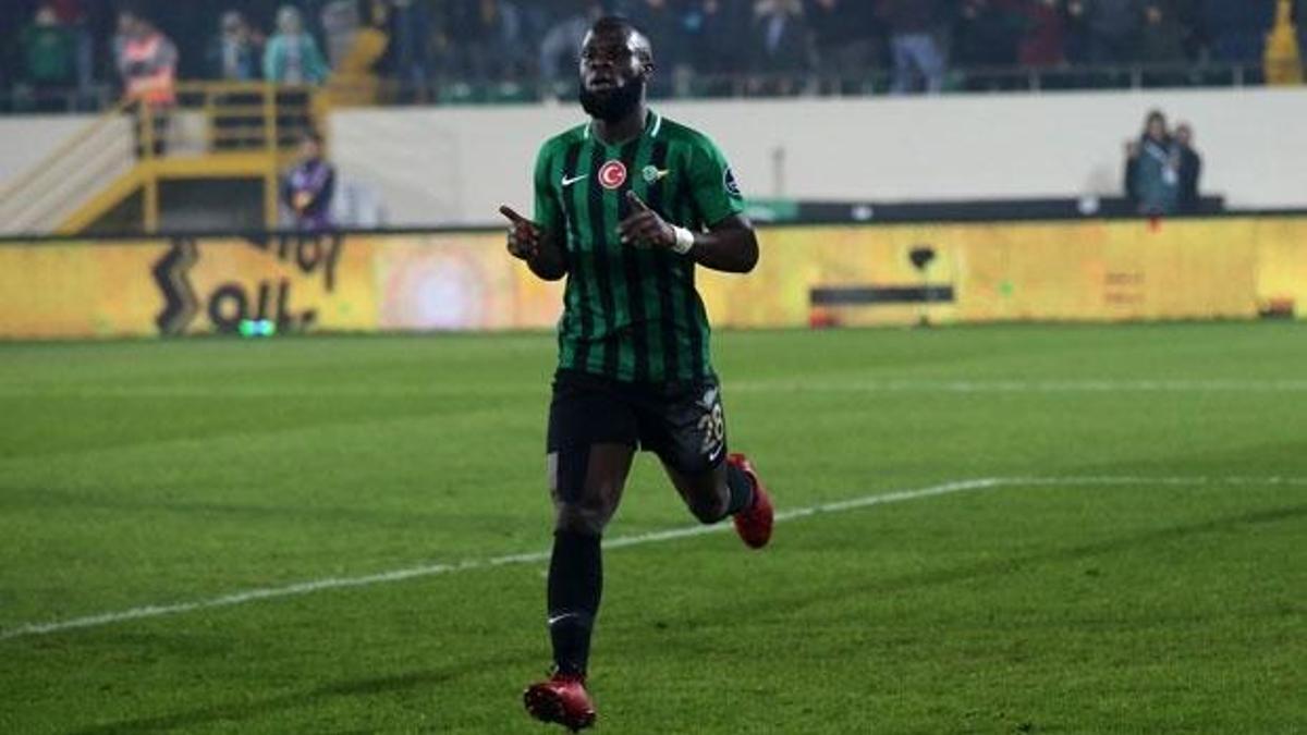 Akhisarspor'da Manu kampa katılmadı!