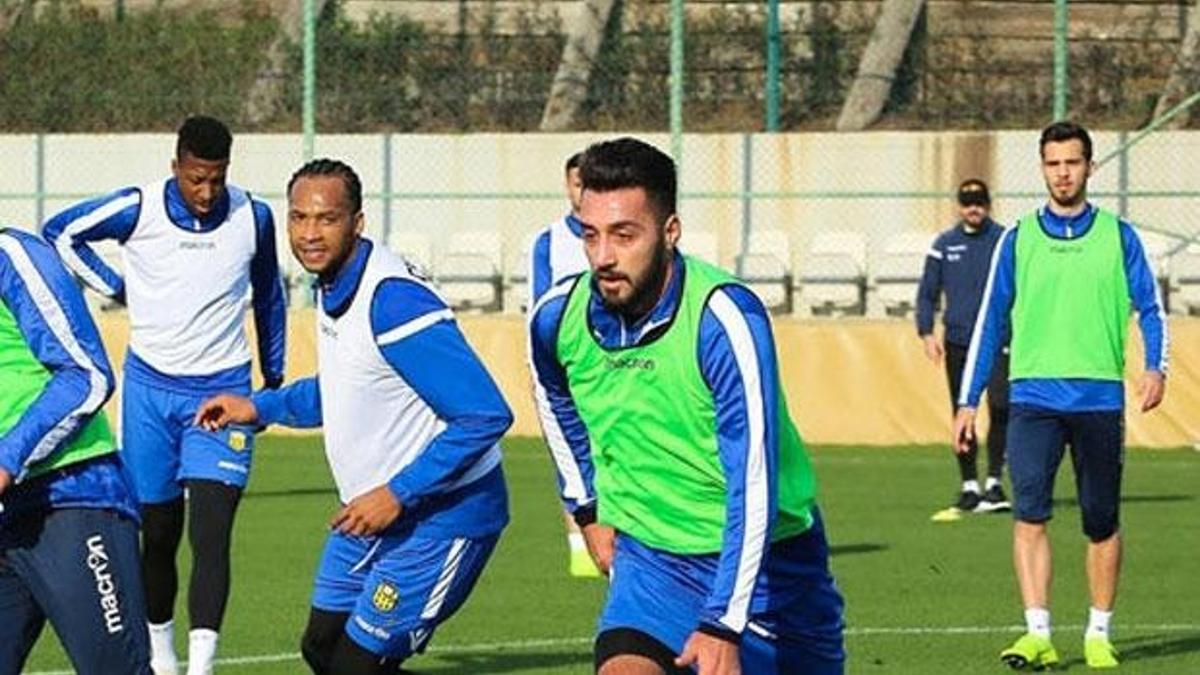 Barış Alıcı hızlı başladı!