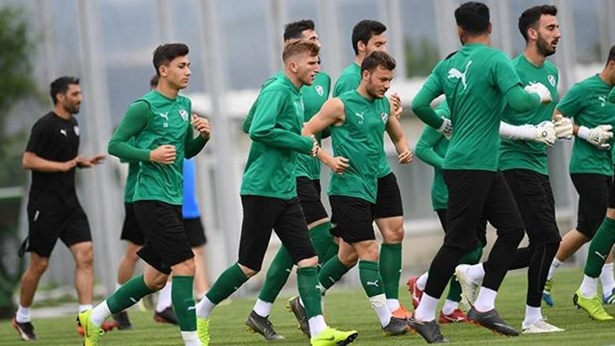 Bursaspor'da 9 oyuncunun sözleşmesi sona eriyor!